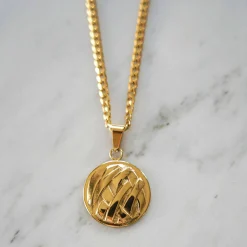 Armor necklace