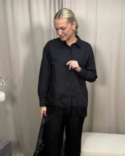 Astrid lace shirt