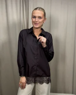 Astrid lace shirt