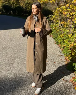 Avaic trenchcoat