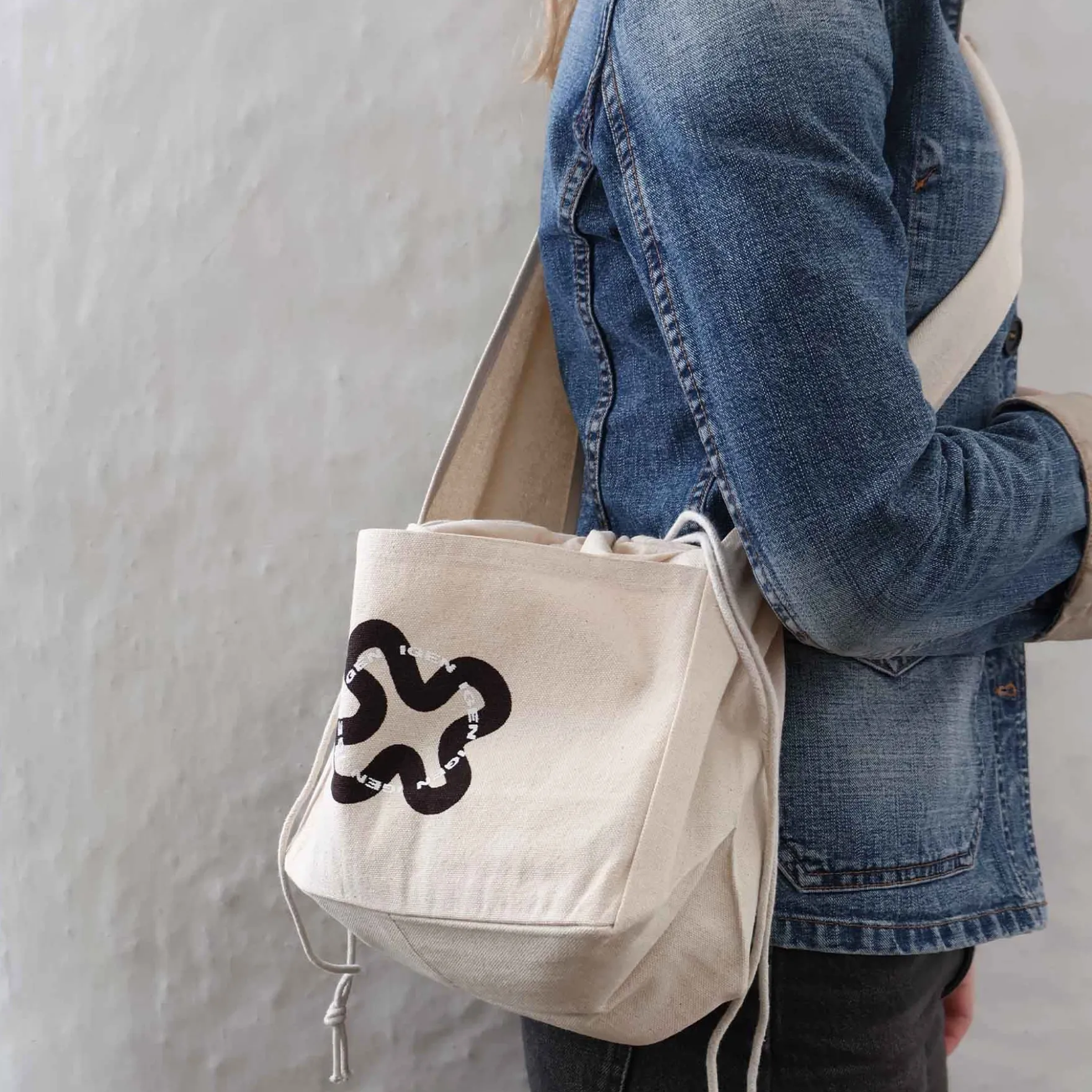 Crossbody mini shopper