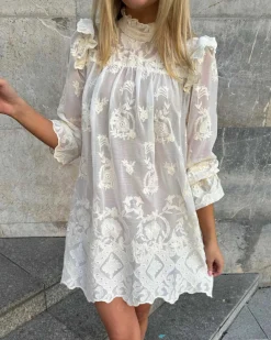 Ellinoric lace dress