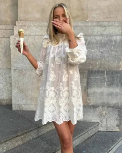 Ellinoric lace dress