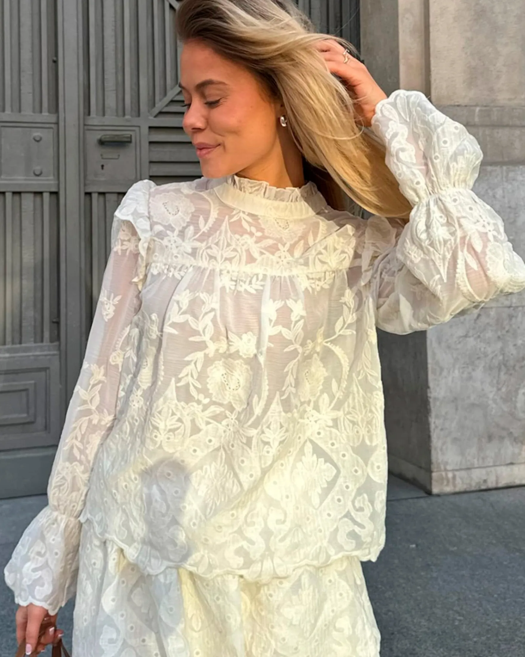 Ellinoric lace shirt