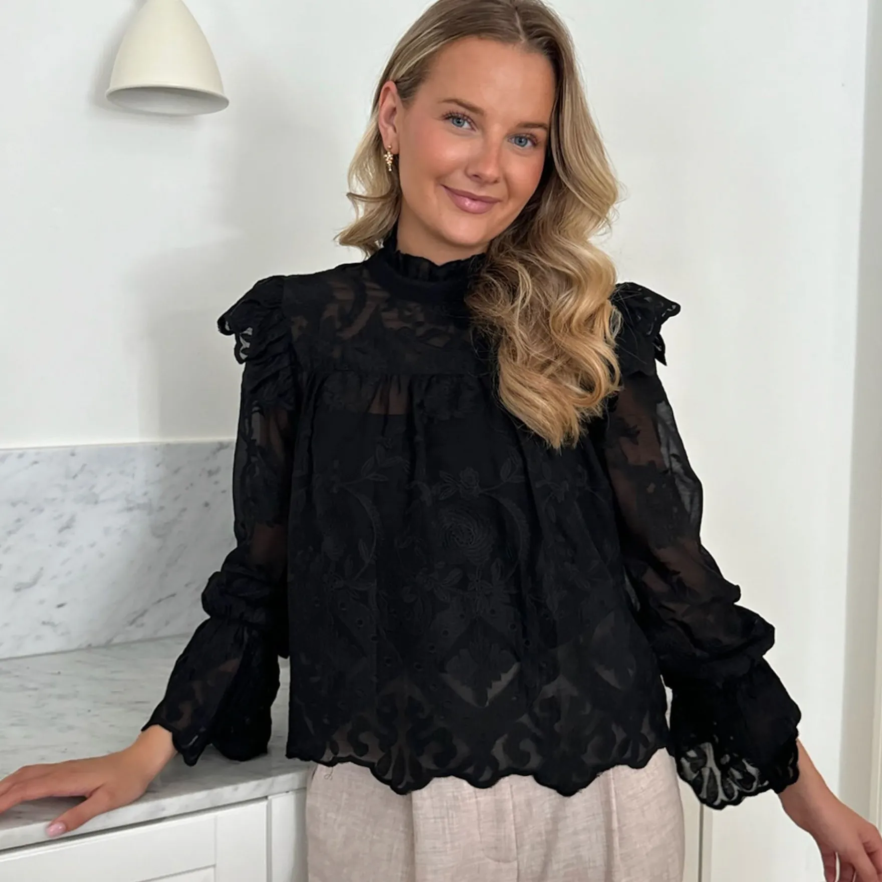 Ellinoric lace shirt