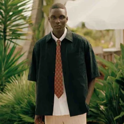 Globe loose ss shirt