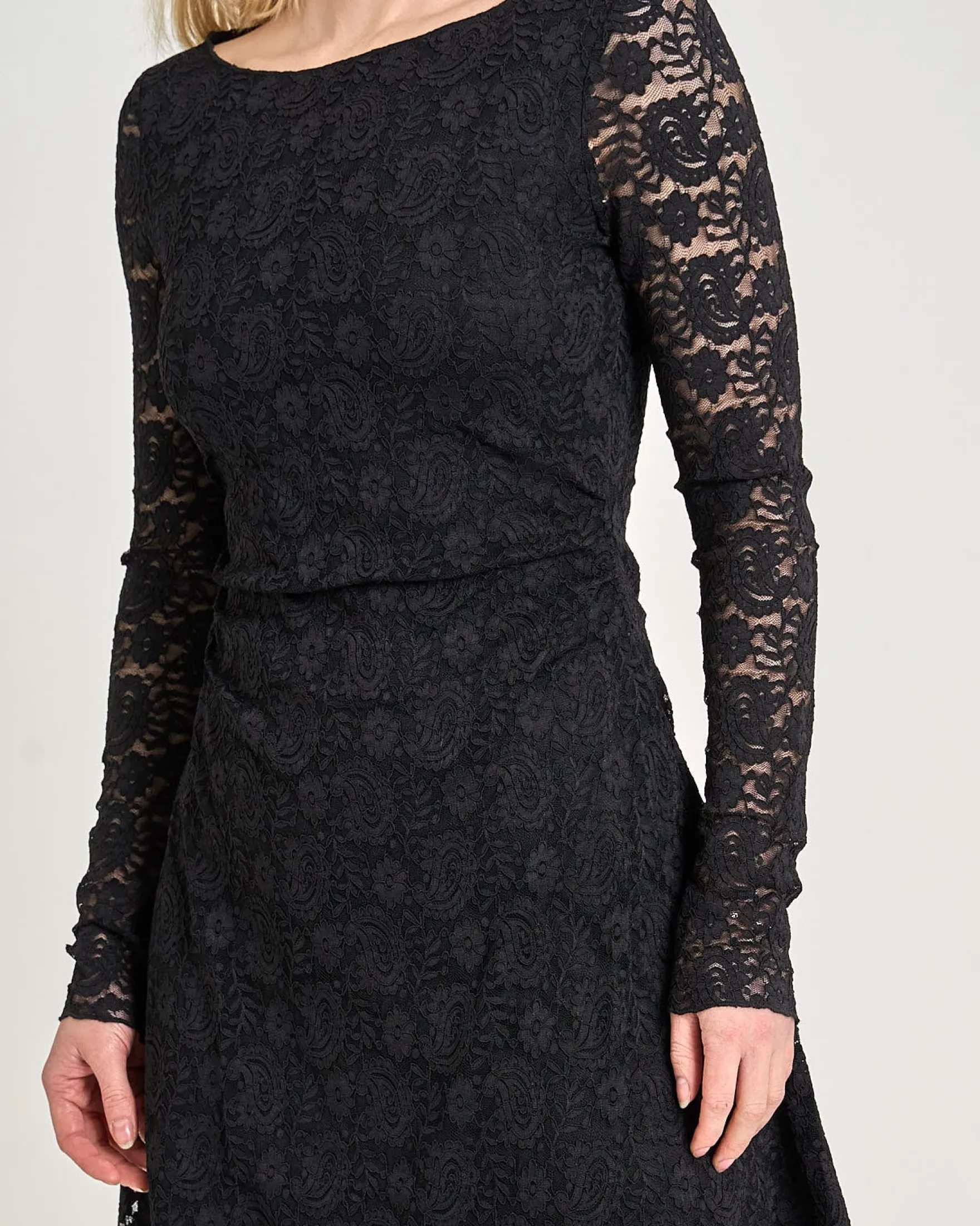Holly ls lace dress