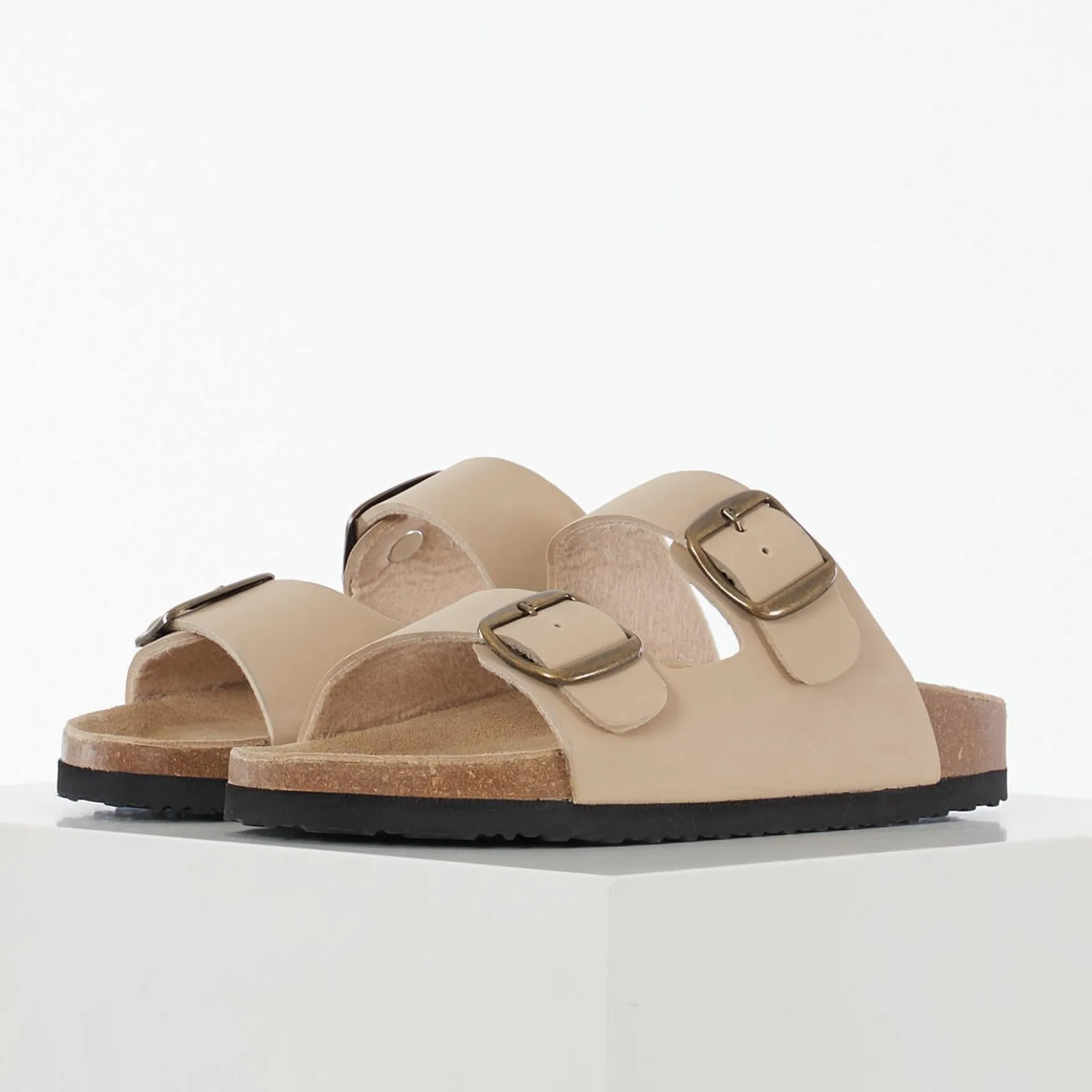 Lakers suede sandal