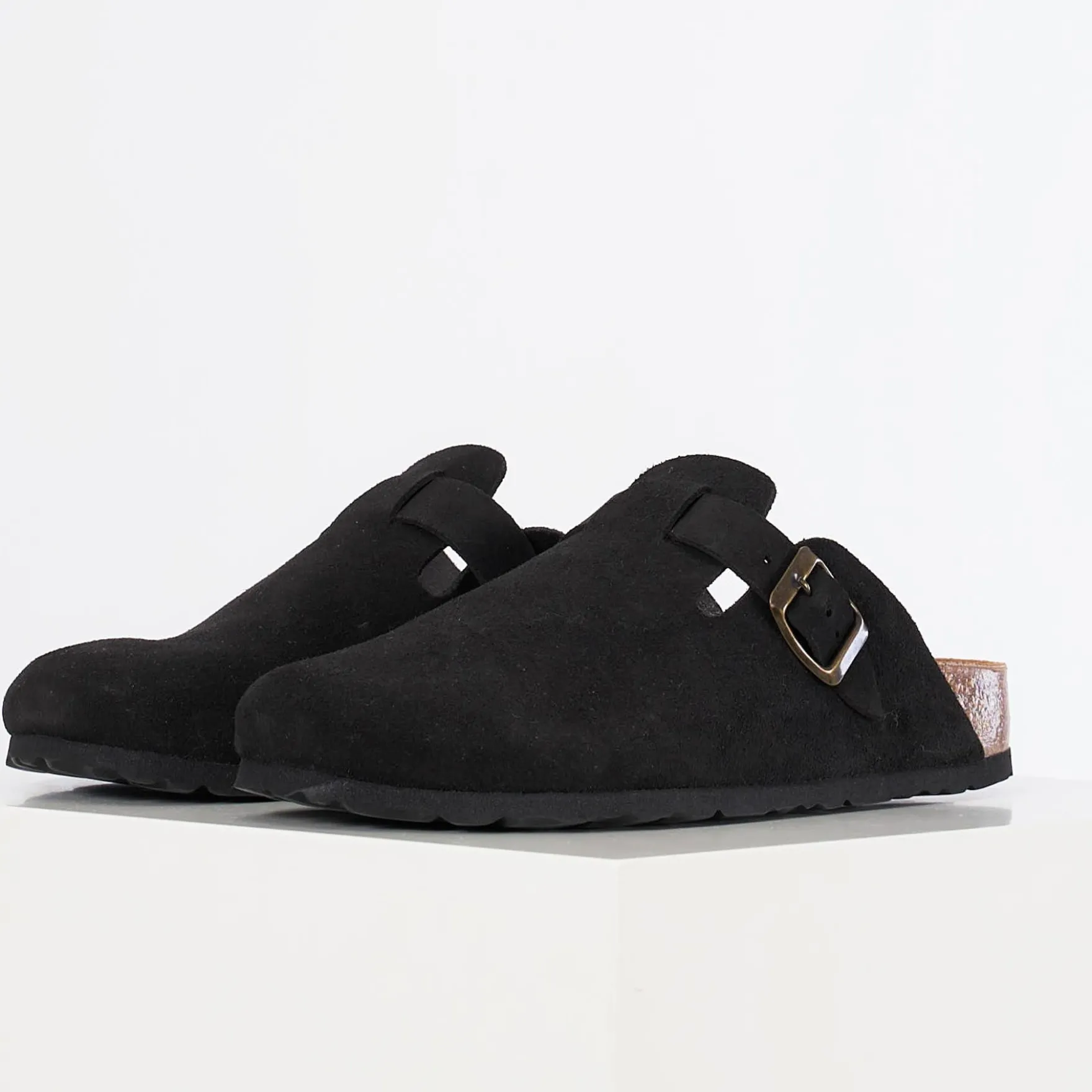 Leonora suede