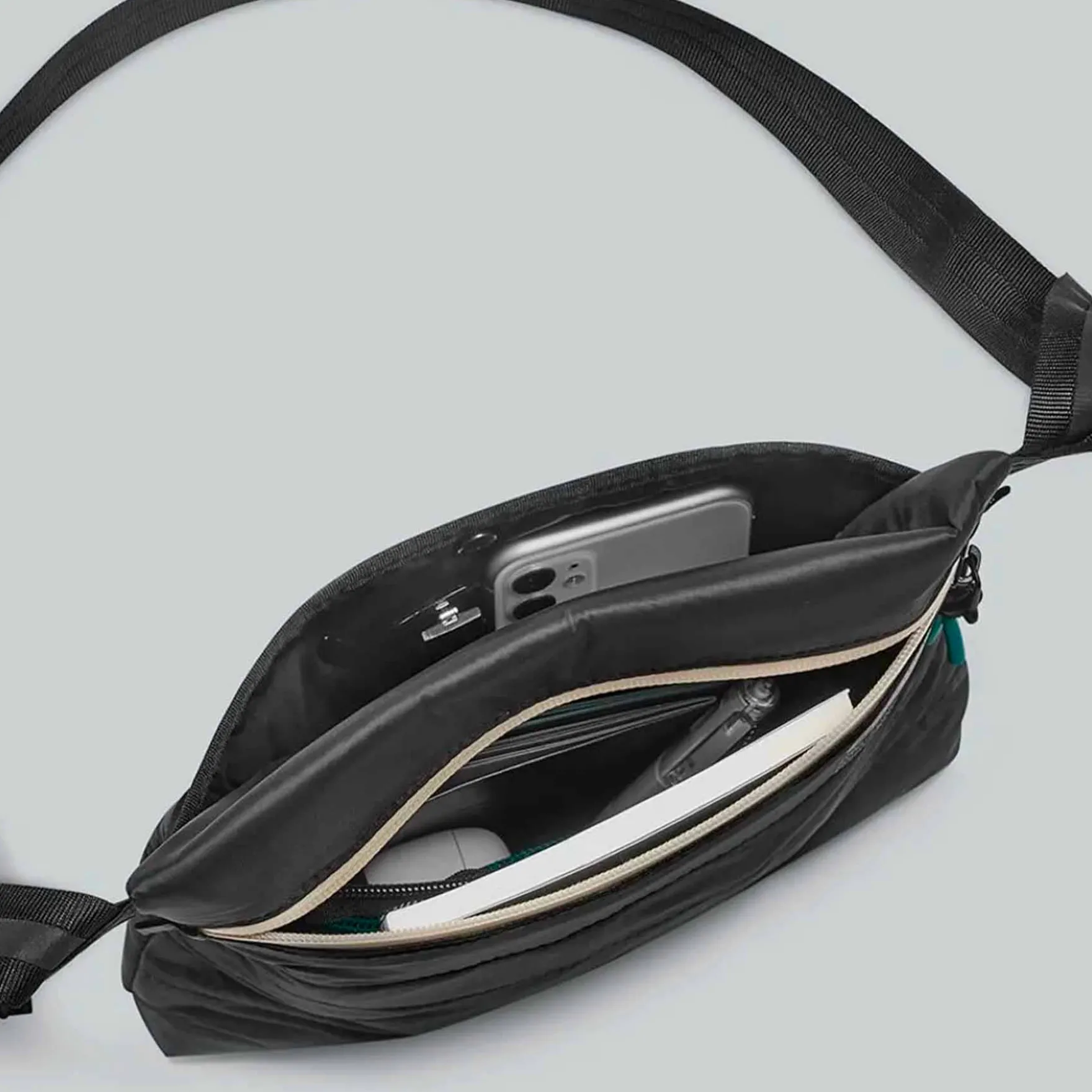 Lightweight daybag