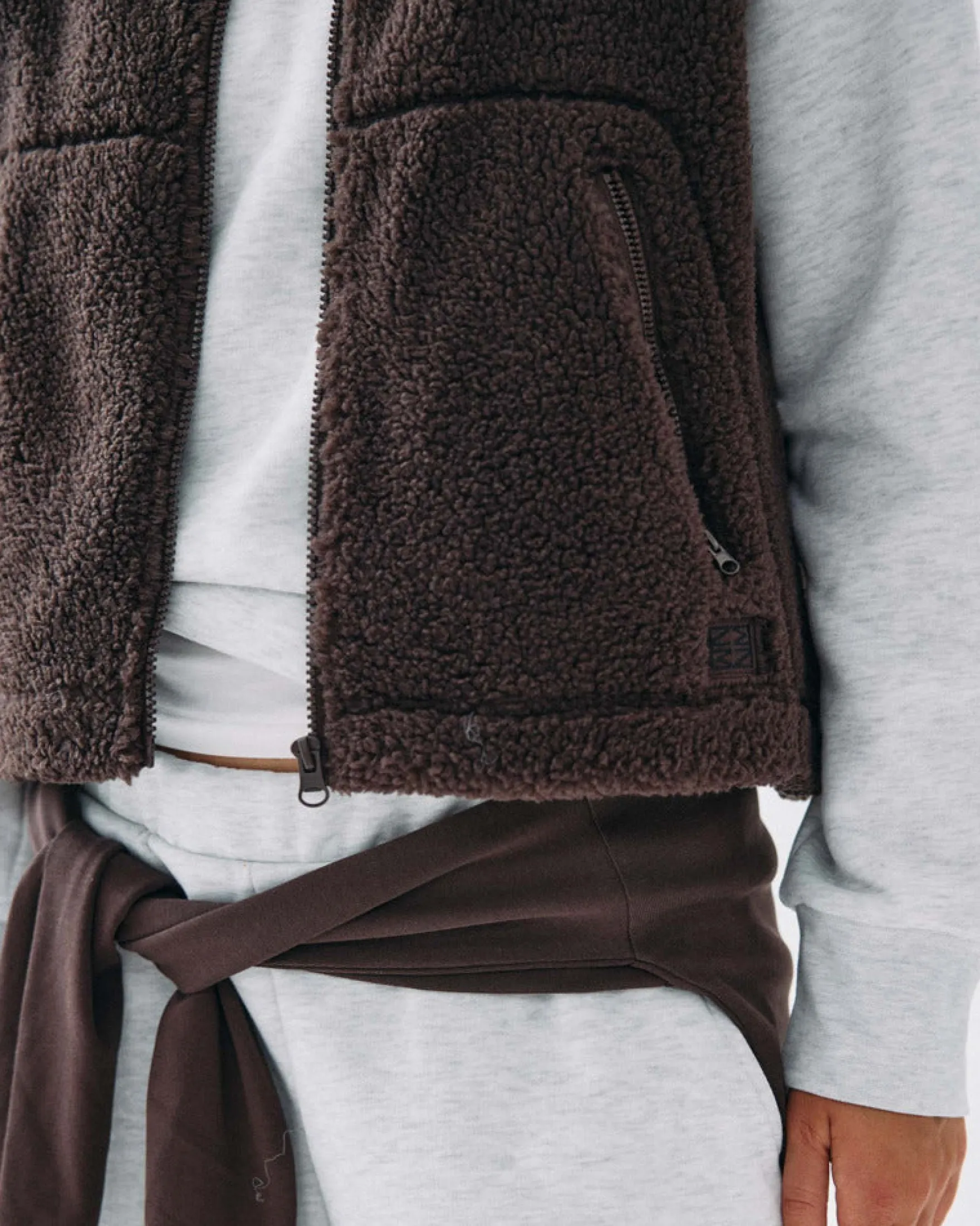 NMMASEY SHORT TEDDY VEST