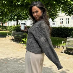 Noraic sweater