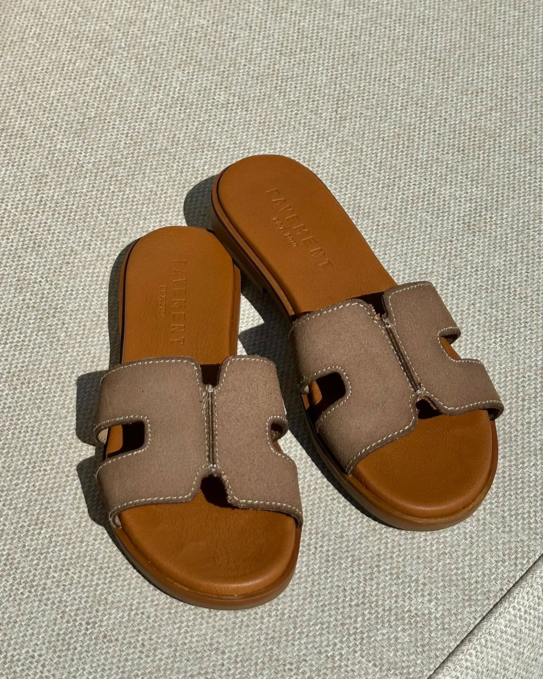 Pam suede