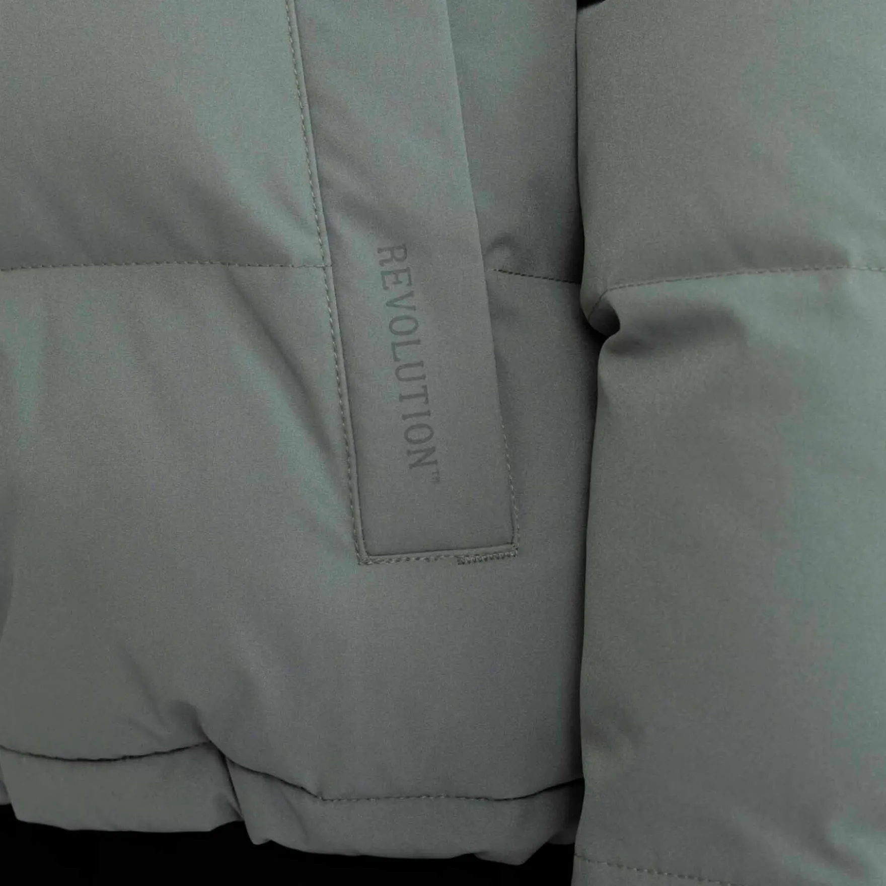 Raglan puffer