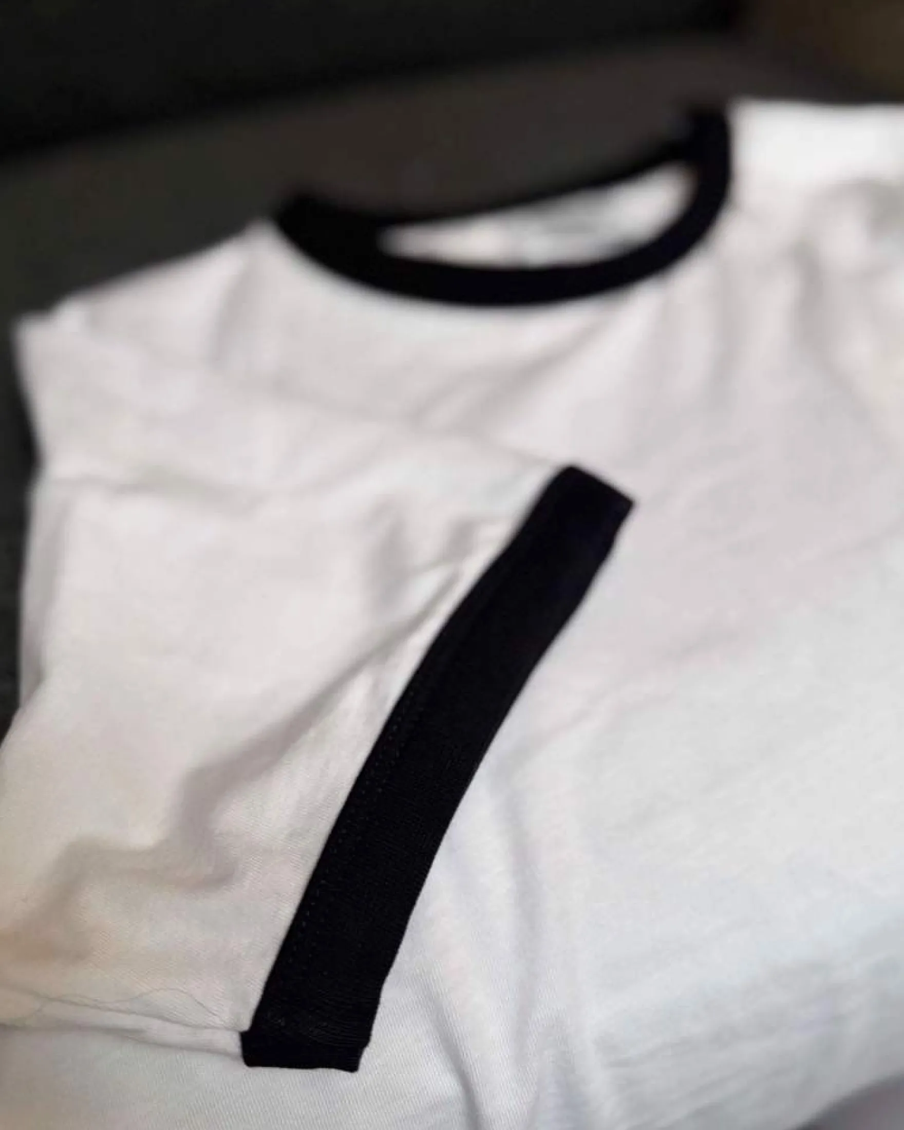 Sabine ringer tee