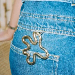 Swirl hook