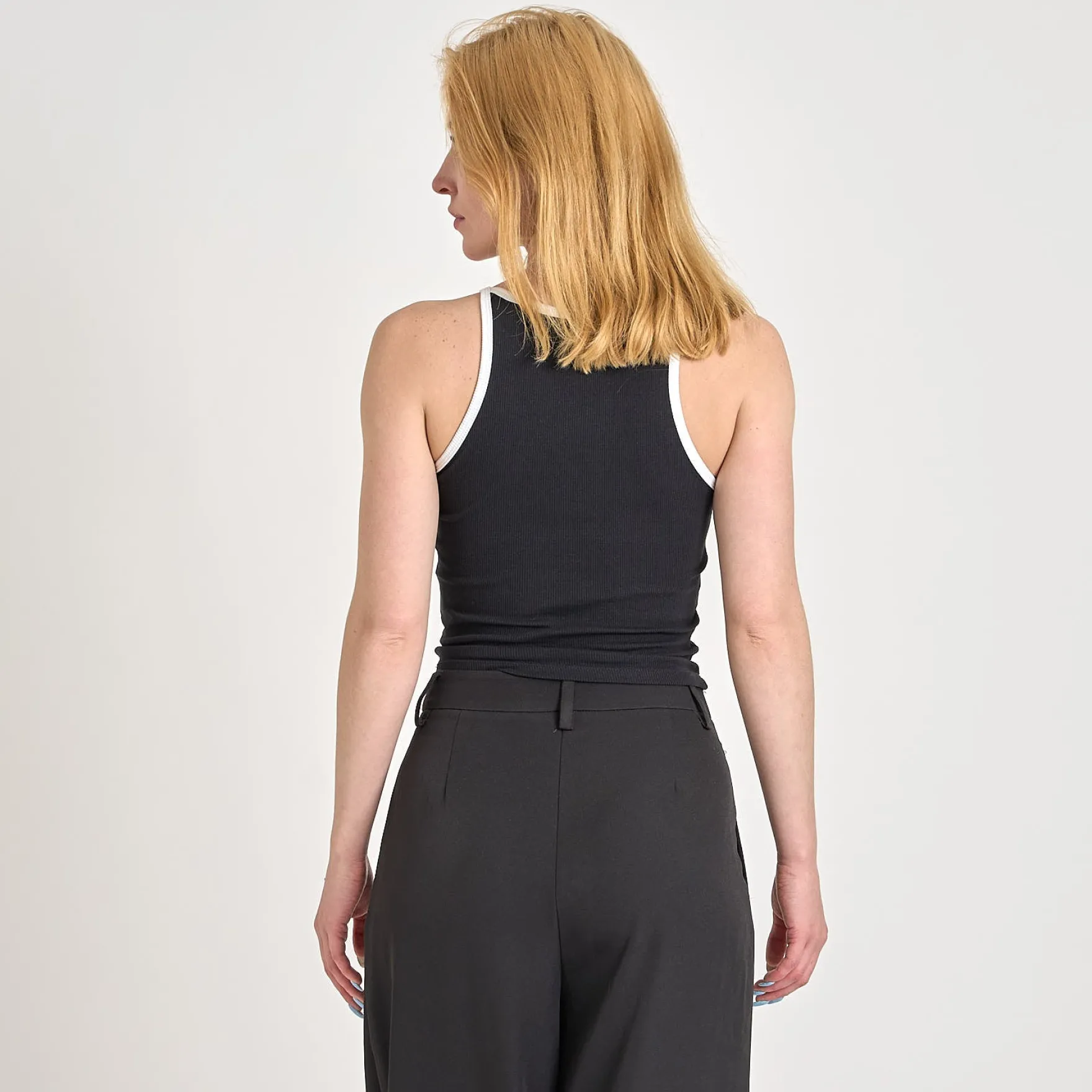 Tamira rib single top