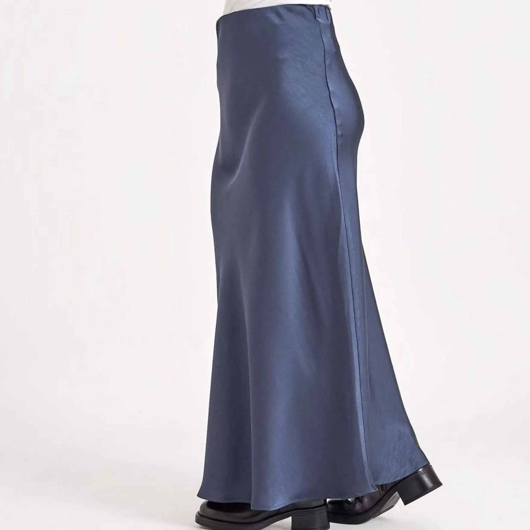 Valery satin skirt