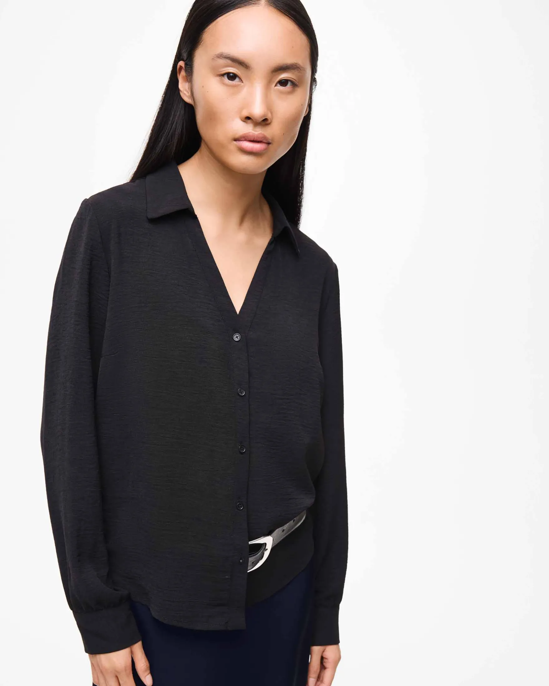 VIJOSA V-NECK SHIRT
