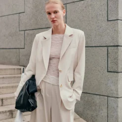 Vikaka back slit blazer