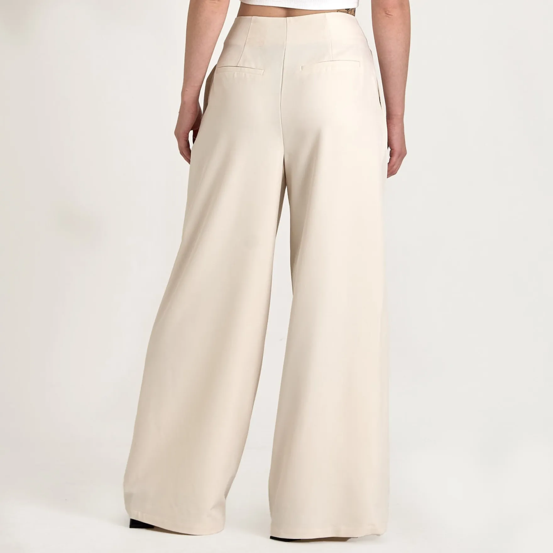 Vikaka hw pleated pants
