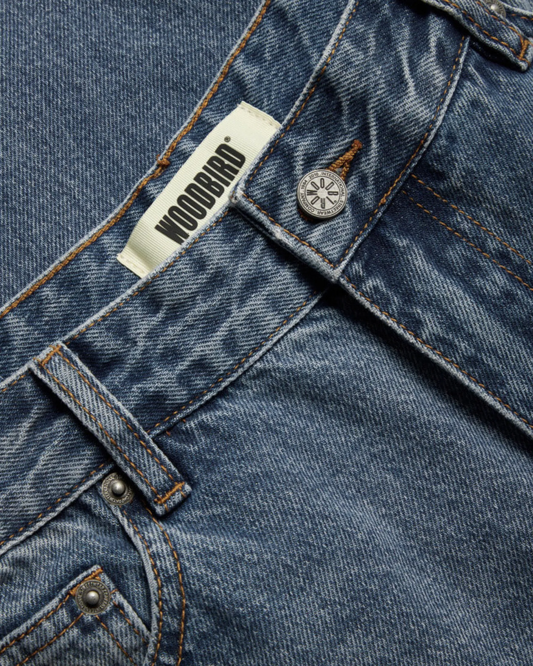 WBGhat Light BJeans