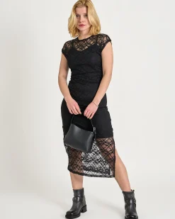 Wendy lace dress